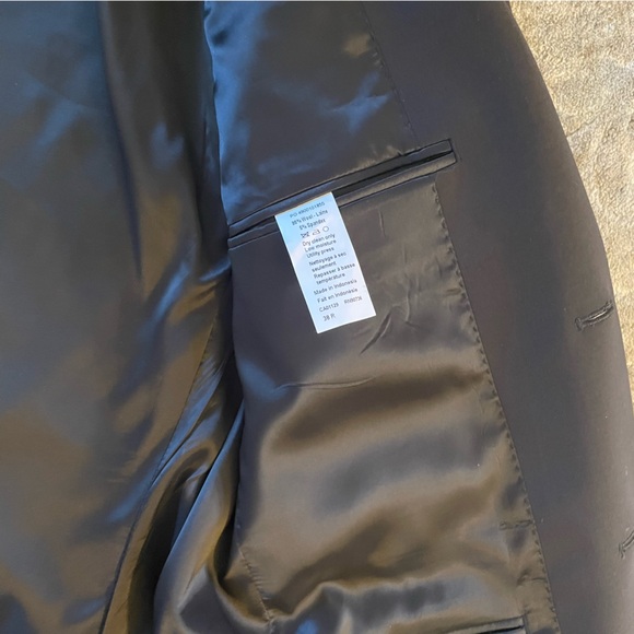 Calvin Klein men’s suit jacket in black, size 38R, wool-Laine and spandex - Picture 6 of 10